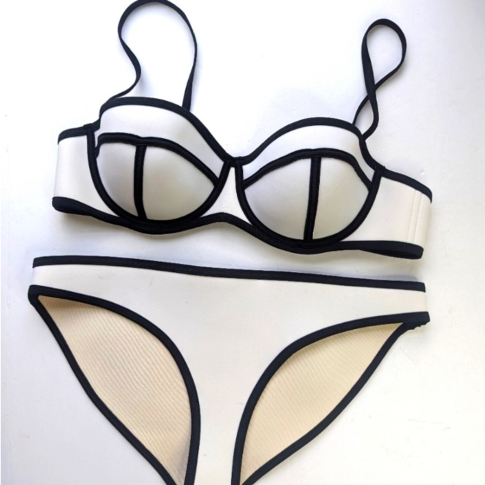 Triangl Size M brand new